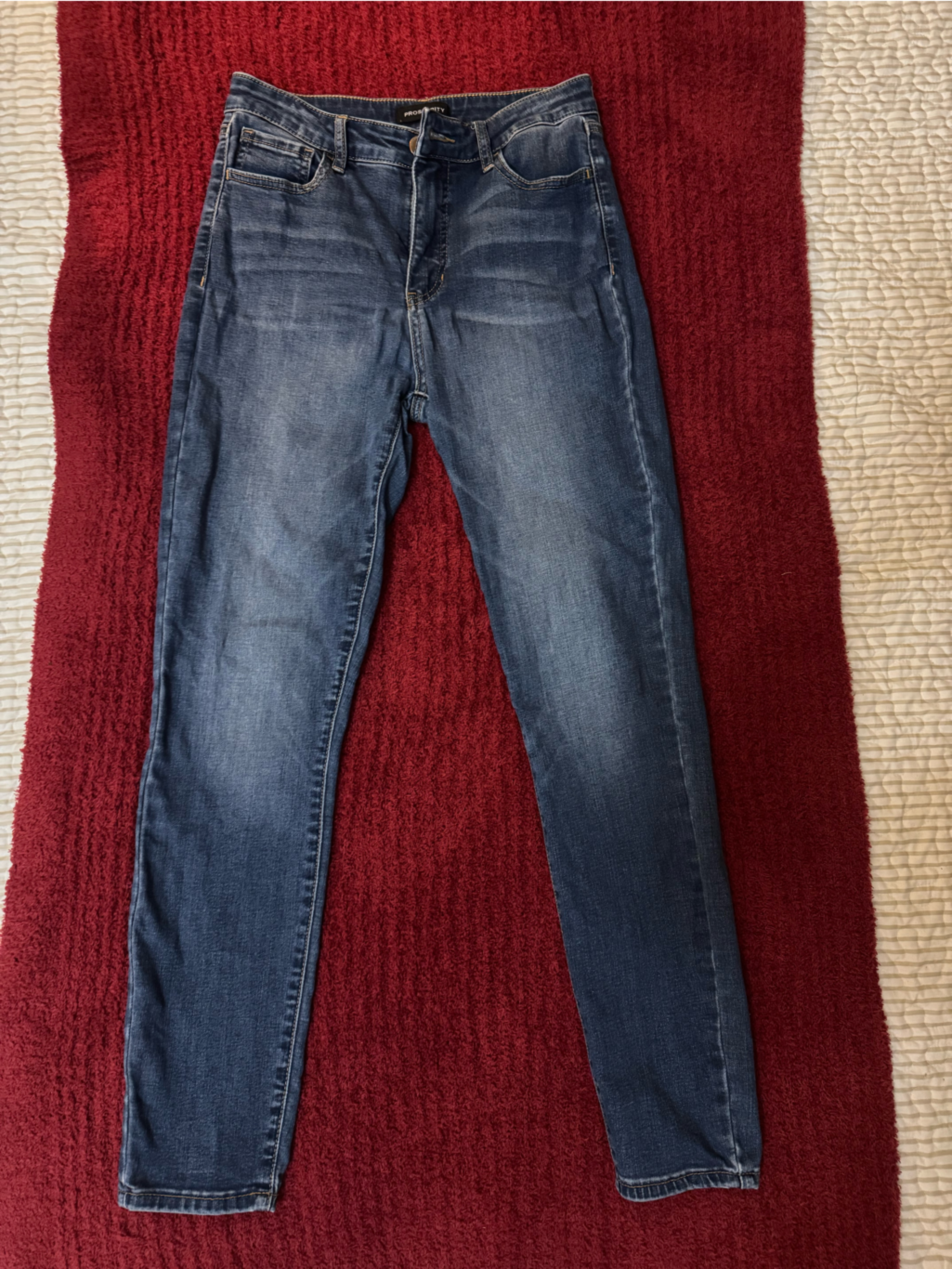 Classic Women's Skinny Jeans In Medium Blue